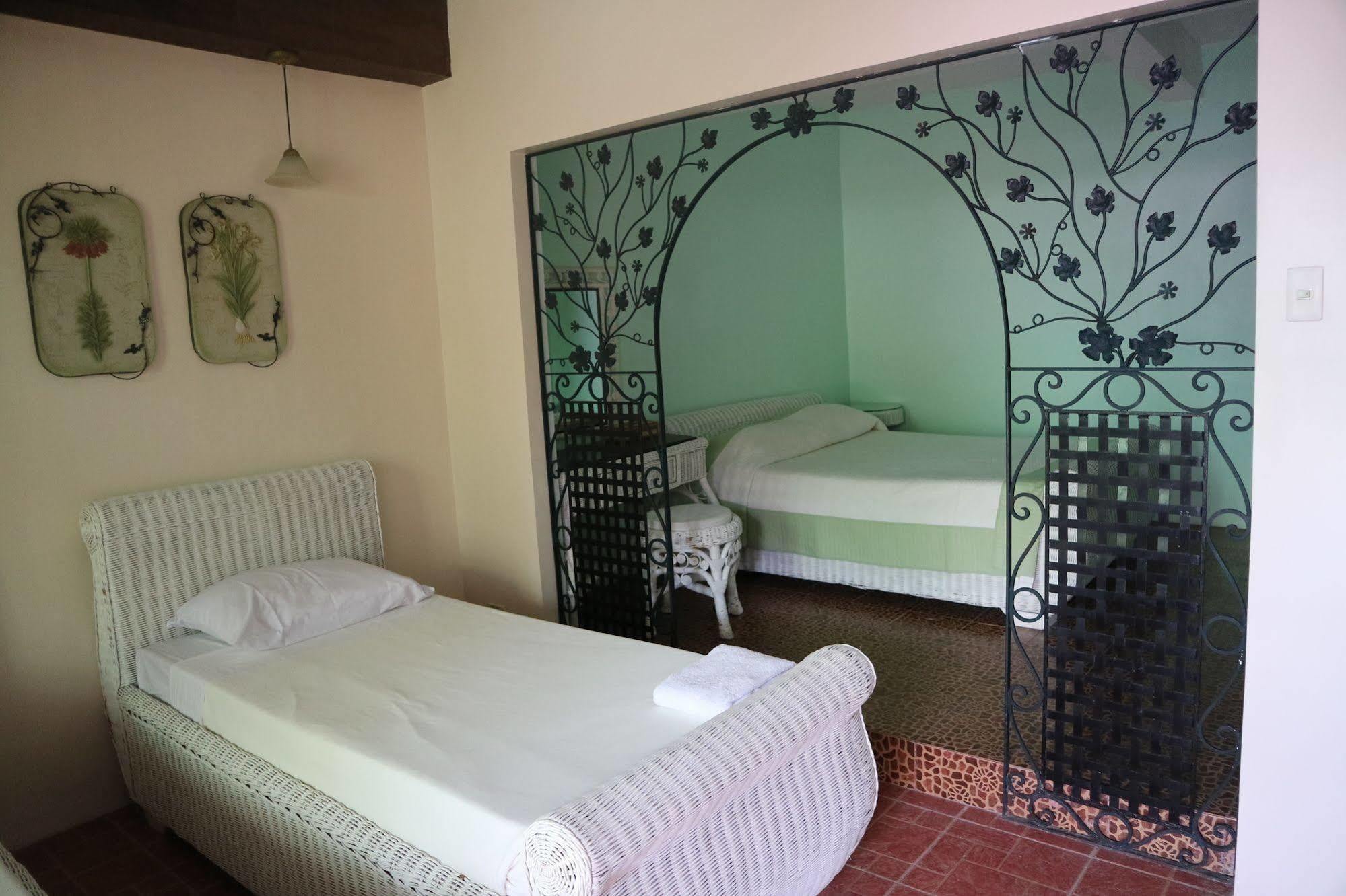 Hotel Casa La Granja Iloilo City Exterior foto